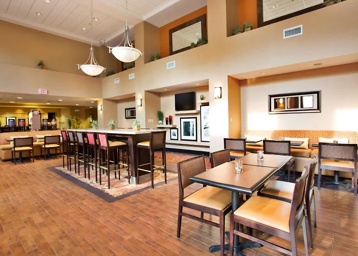 Hampton Inn & Suites Laurel