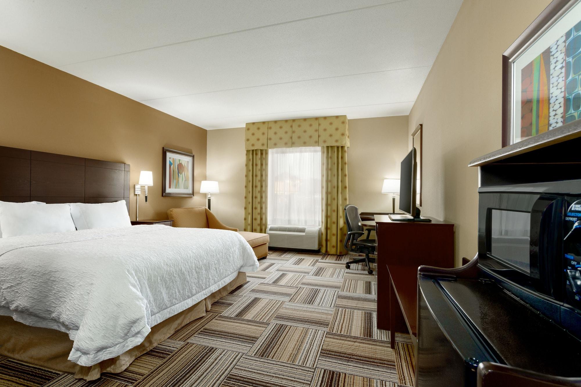 Hampton & Hotel 3*