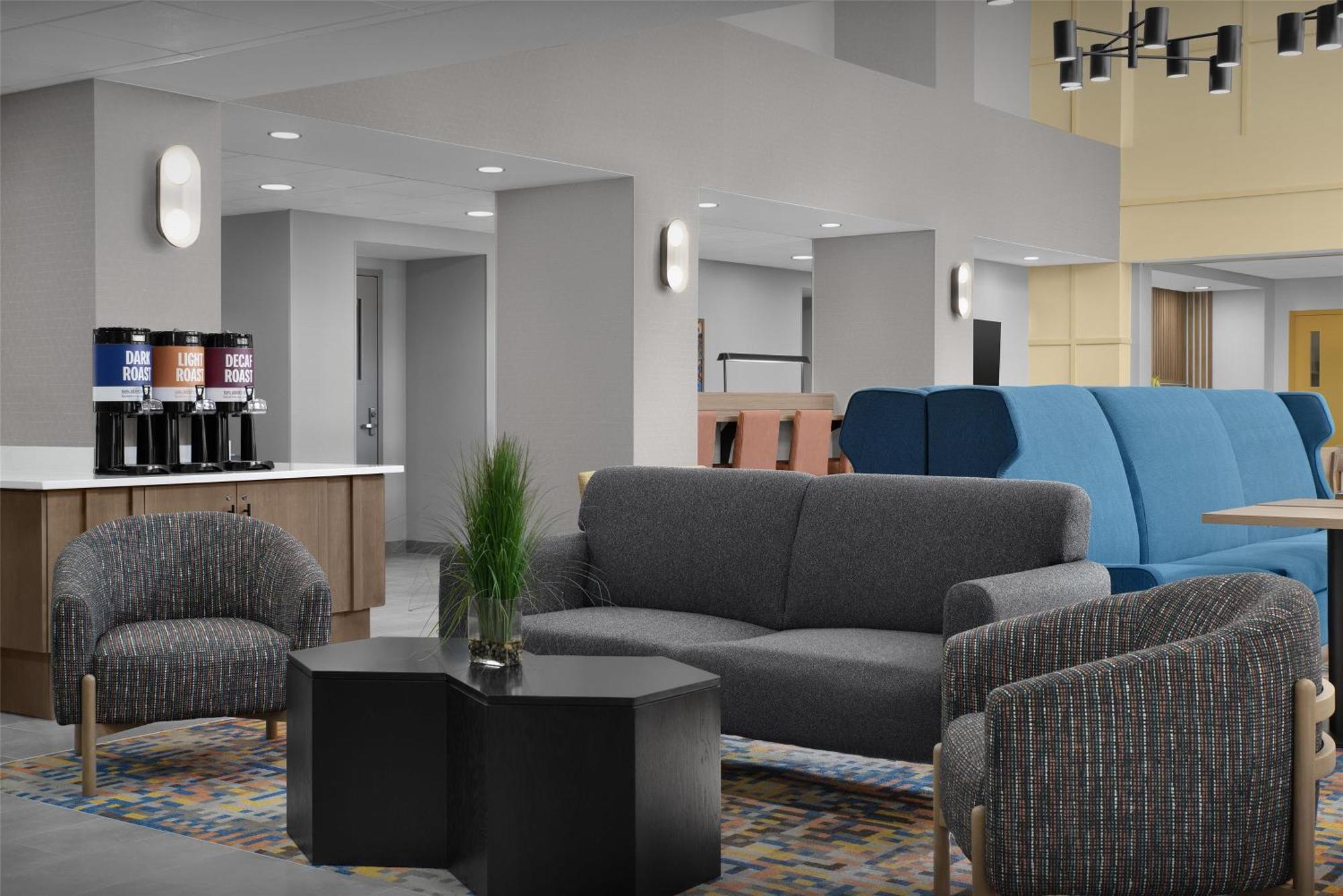 Hotel Hampton &