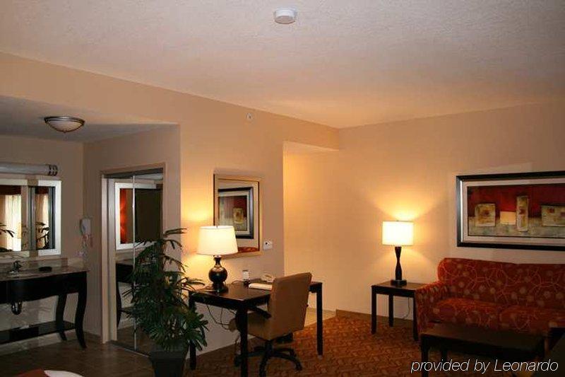 Hampton Inn&suites Hotel